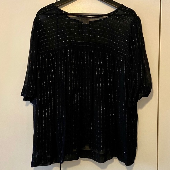 Flowy semi-sheer black blouse with silver thread - Picture 7 of 7